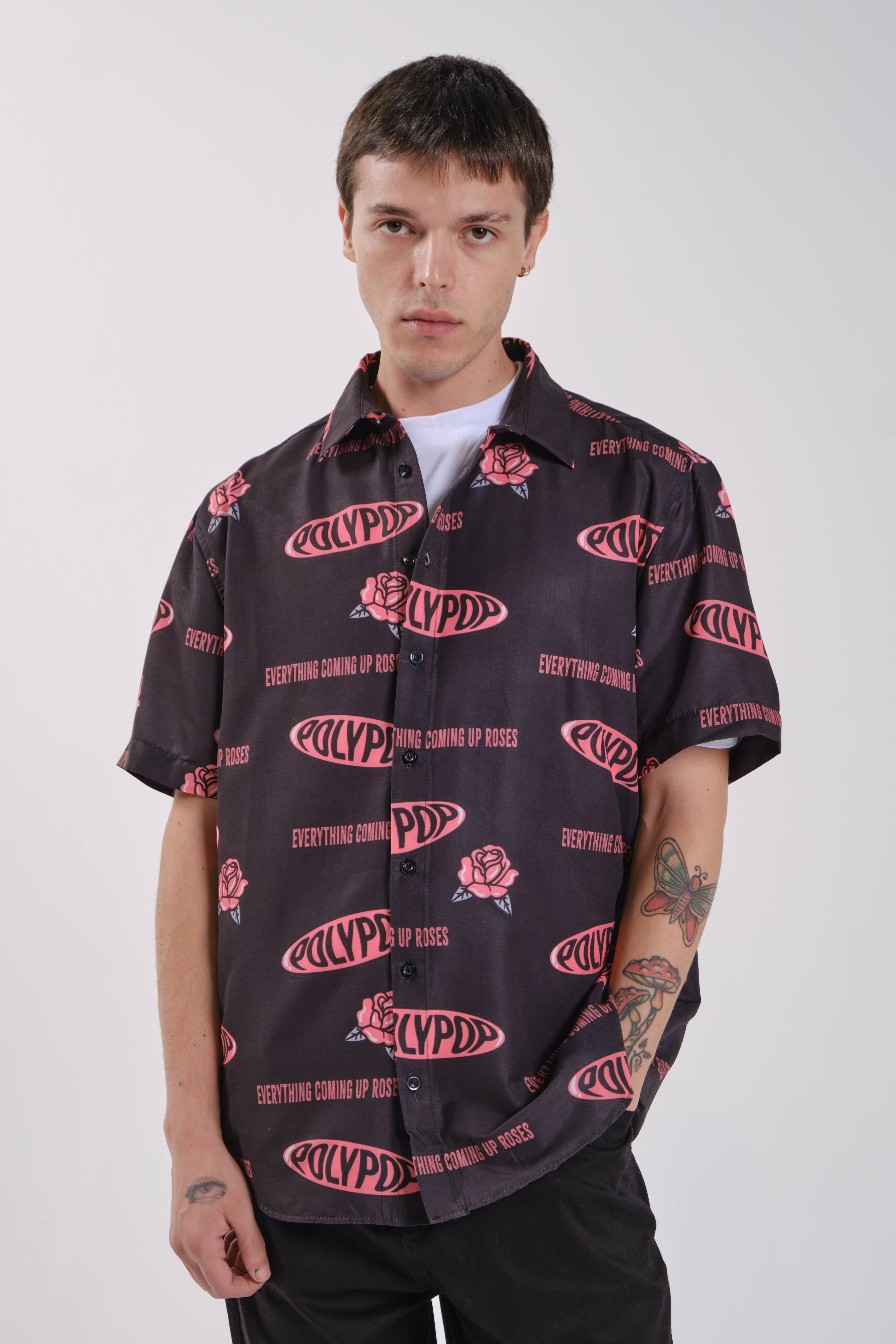 Polypop Roses Short Sleeve Shirt – streetwear shirt in all-over roses pattern