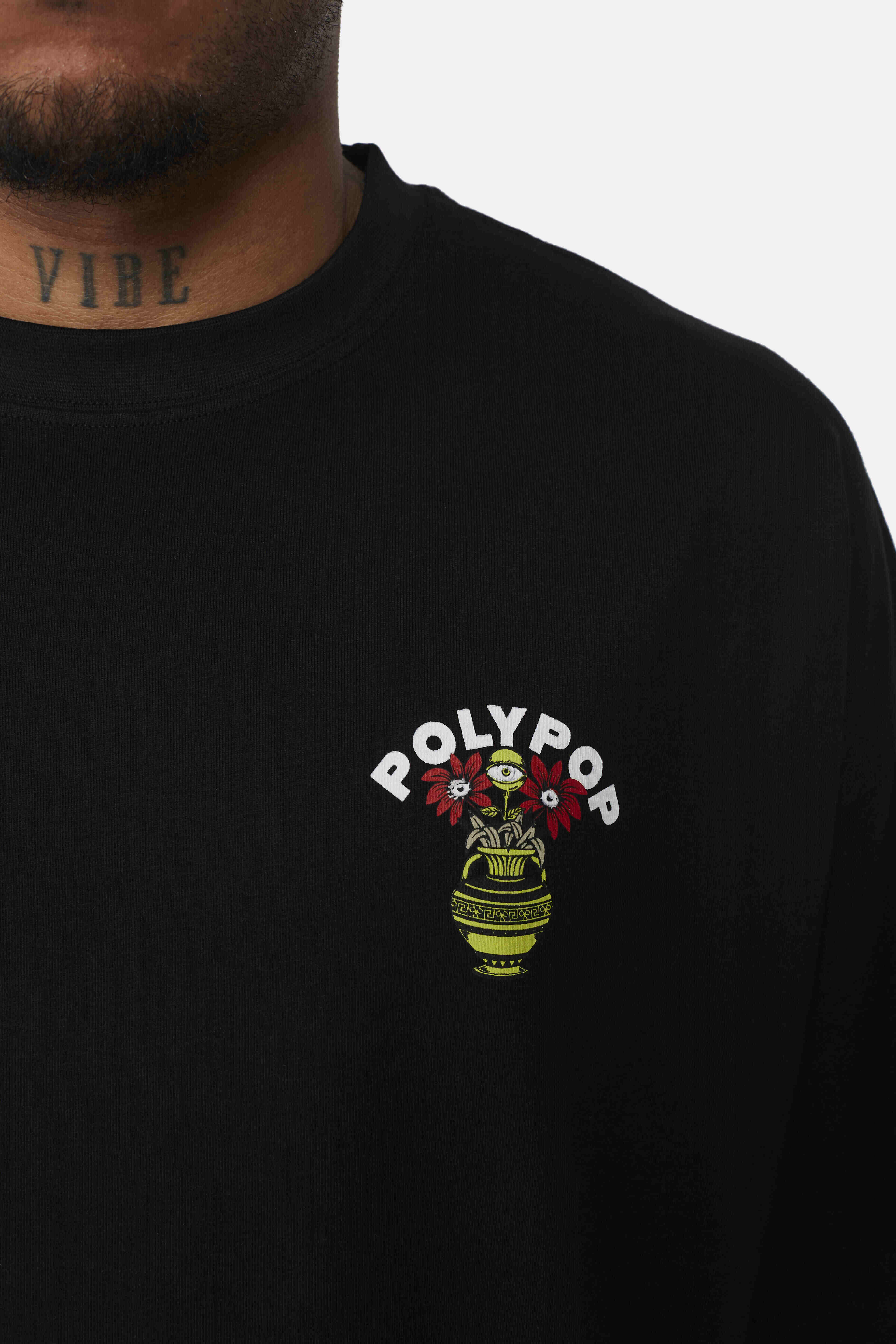 Dubai, UAE, Shopiva Polypop Vase Black T-Shirt – unisex oversized cotton t-shirt with vase print